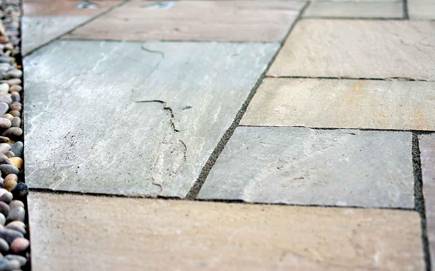 Raj Green Indian Sandstone Paving Slabs - Riven - Patio Pack - 22mm - UniversalPaving
