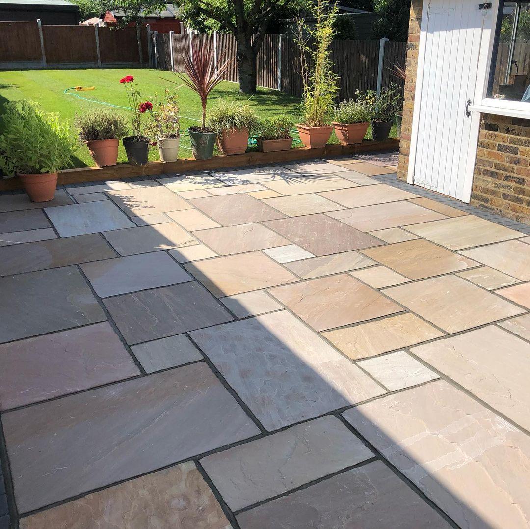 Raj Green Indian Sandstone Paving Slabs - Riven - Patio Pack - 22mm - UniversalPaving