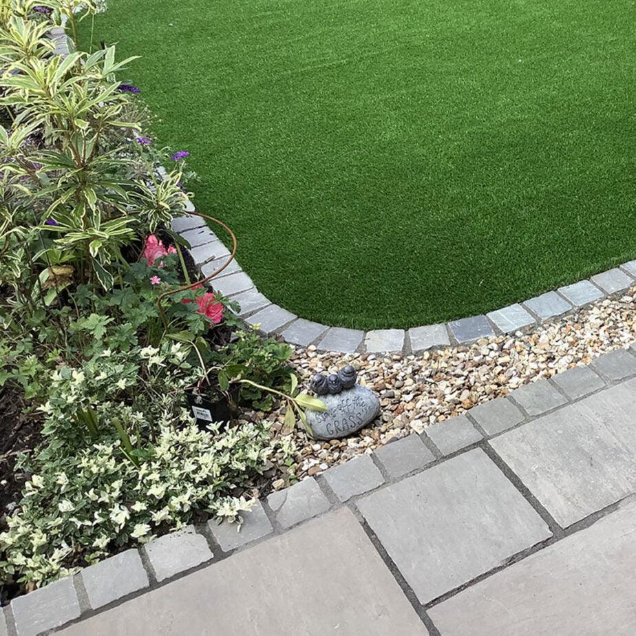 Kandla Grey Cobbles - Tumbled - 10x10 cm - 40-50 mm - 800 Pcs - 9sqm - UniversalPaving